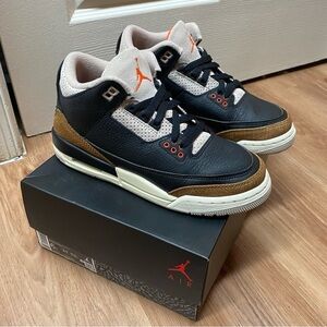 2022 Air Jordan 3 Retro “Desert Elephant” Size 7.5